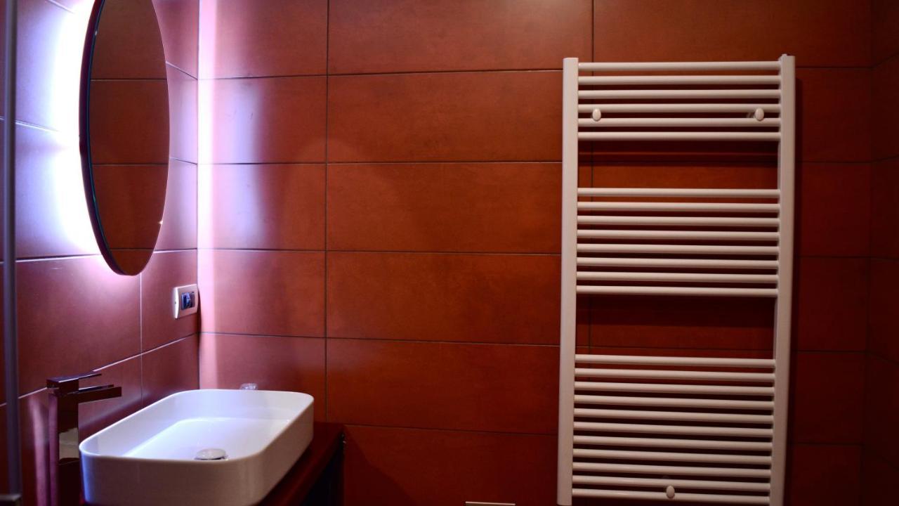 C rooms - Love Motel Monza Cinisello Balsamo Buitenkant foto